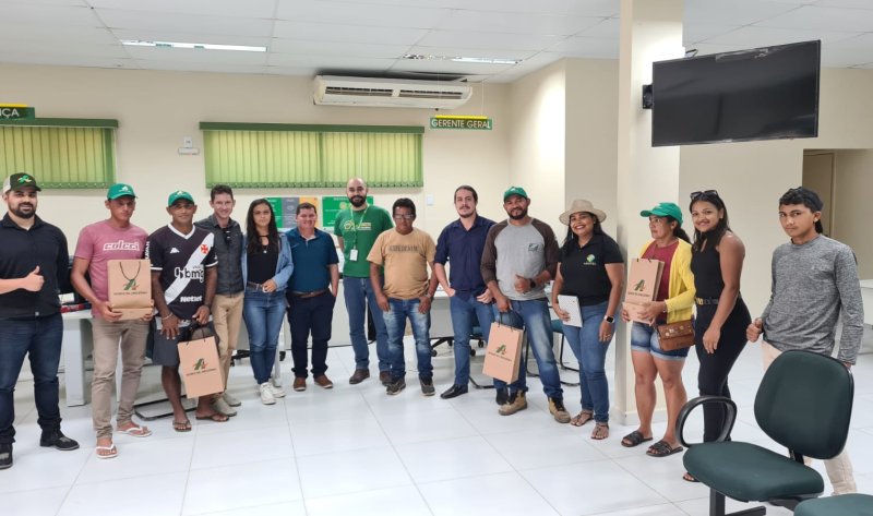 Agência de Tarauacá-AC fortalece parceria com PRONAF através de contratações de custeio e investimento via Basa Digital