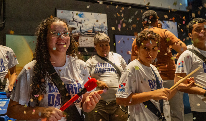 1º Grito de Carnaval: Bateria das Crias do Curro Velho marca reabertura do Centro Cultural Banco da Amazônia