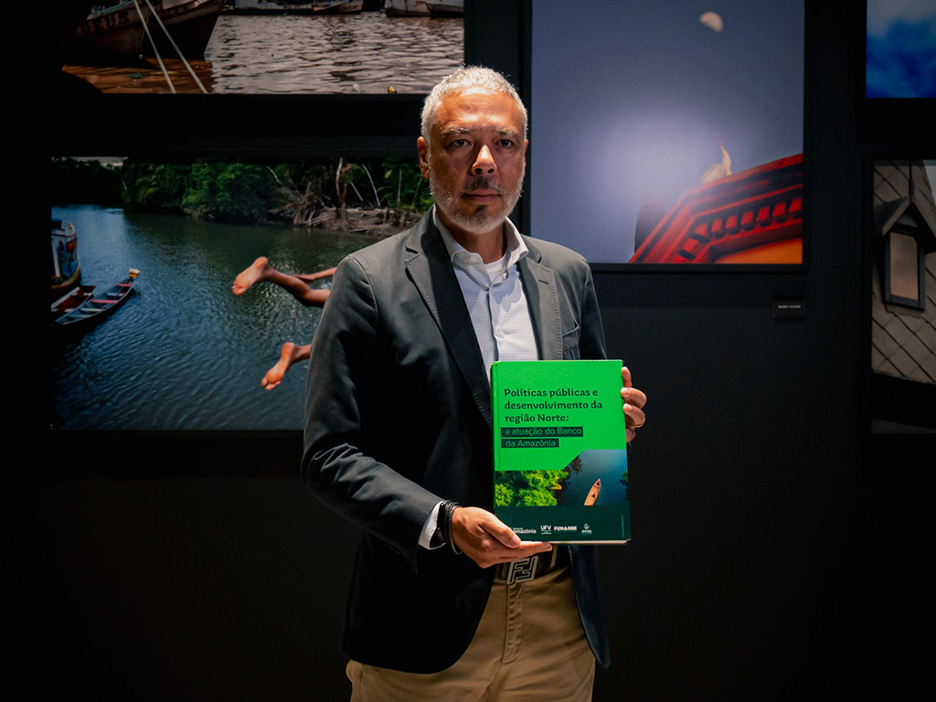 Lançamento do livro “Políticas Públicas e Desenvolvimento da Região Norte: A atuação do Banco da Amazônia” - Foto 18
