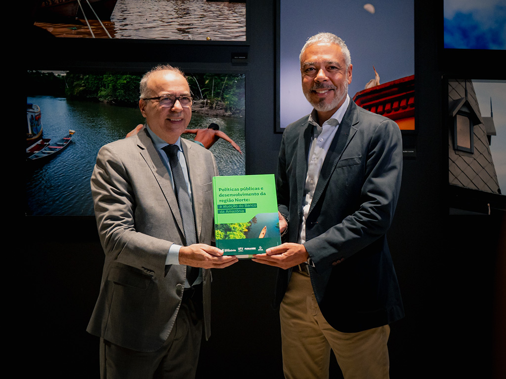 Lançamento do livro “Políticas Públicas e Desenvolvimento da Região Norte: A atuação do Banco da Amazônia” - Foto 14