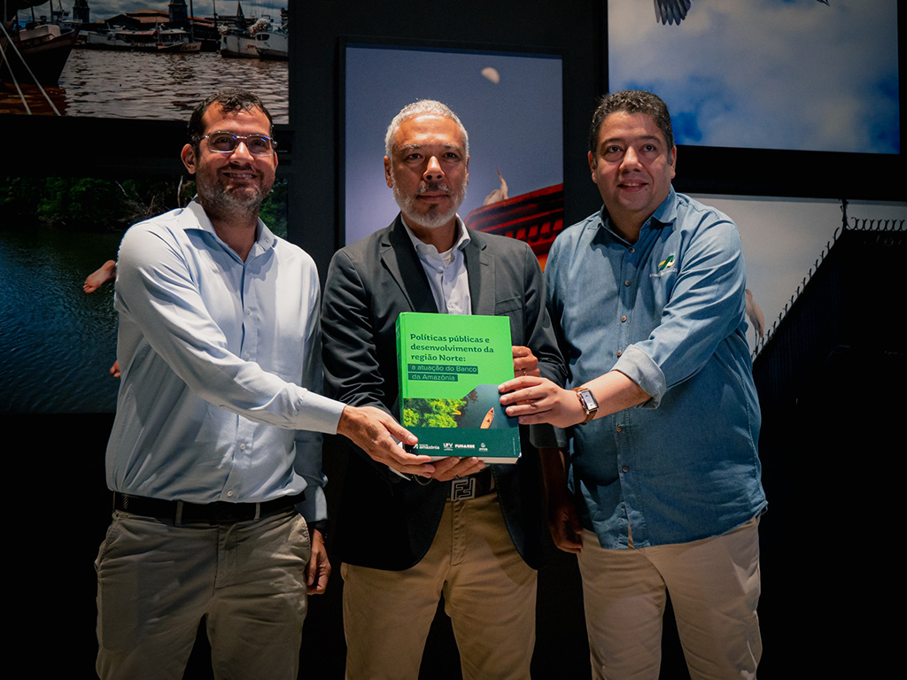 Lançamento do livro “Políticas Públicas e Desenvolvimento da Região Norte: A atuação do Banco da Amazônia” - Foto 12
