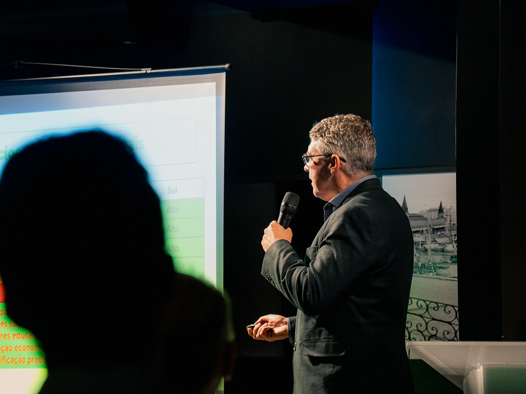 Lançamento do livro “Políticas Públicas e Desenvolvimento da Região Norte: A atuação do Banco da Amazônia” - Foto 6