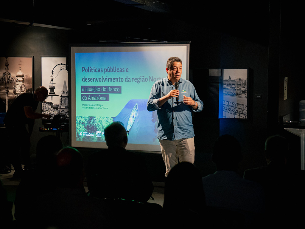 Lançamento do livro “Políticas Públicas e Desenvolvimento da Região Norte: A atuação do Banco da Amazônia” - Foto 4