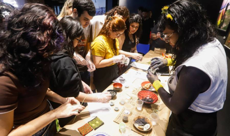Arte indígena ganha protagonismo em oficina sensorial em Belém