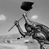 O cotidiano de sobrevivência na Amazônia capturado por Sebastião Salgado