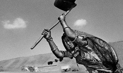O cotidiano de sobrevivência na Amazônia capturado por Sebastião Salgado