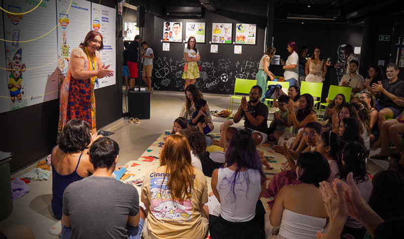 Imaginação e tradição: o encanto da cultura popular na contação de histórias de Ester Sá