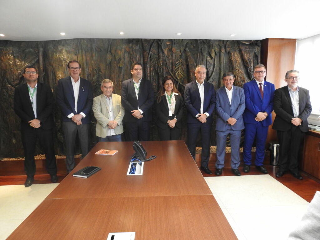 Ministro Wellington Dias promove visita institucional ao Banco da Amazônia e apresenta projetos de parceria sociais para a região