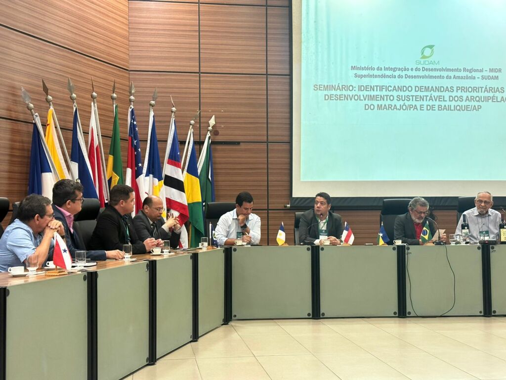 BANCO DA AMAZÔNIA PARTICIPA DE SEMINÁRIO ESTRATÉGICO PARA ABORDAR DEMANDAS RELEVANTES NAS REGIÕES DO MARAJÓ-PA E BAILIQUE-AP