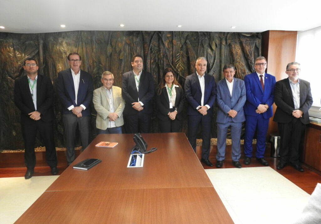 Ministro Wellington Dias promove visita institucional ao Banco da Amazônia